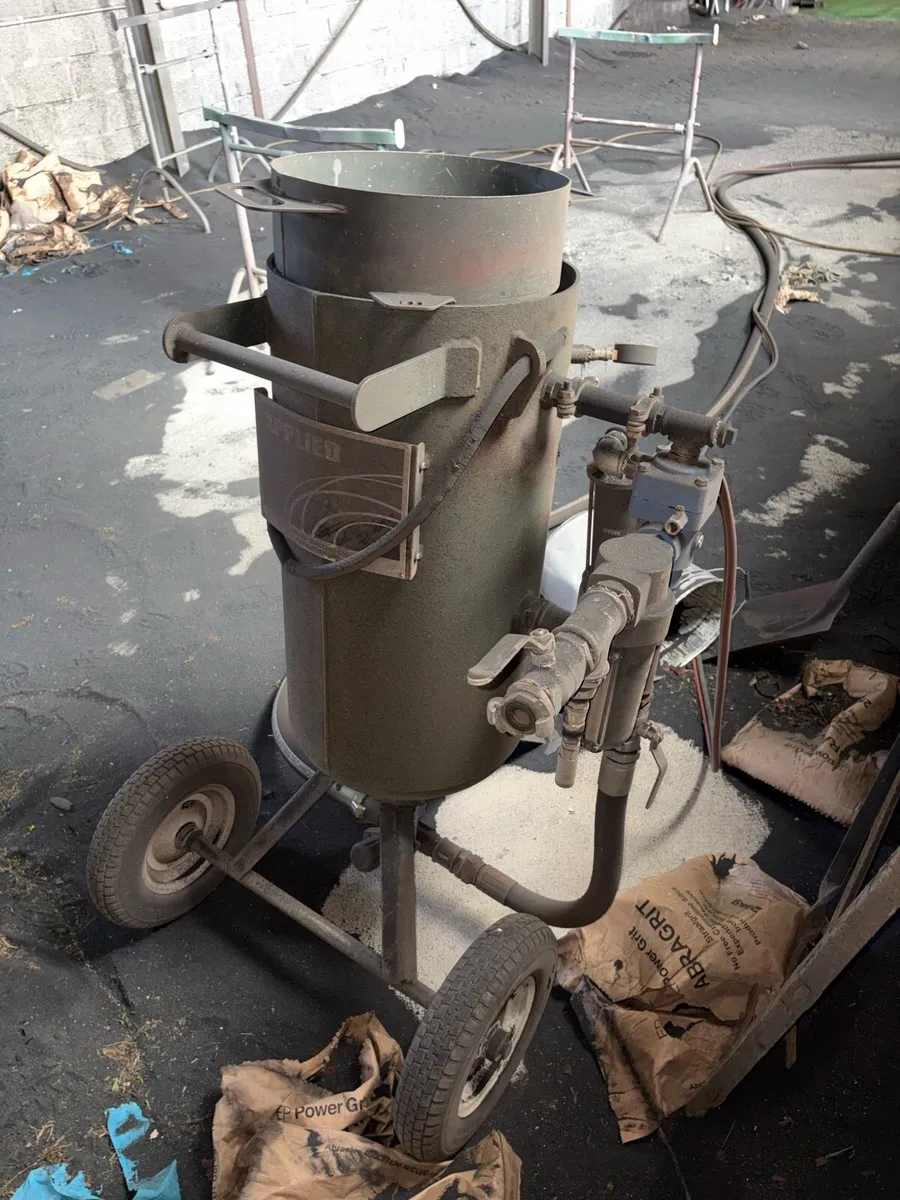 Applied sandblaster - Image 1