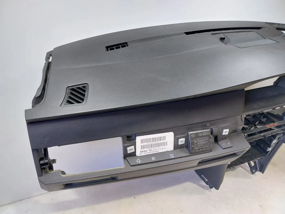 2005 BMW M5 5 SERIES  AIR BAG DASH - Image 2