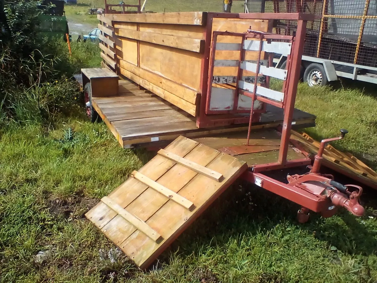 Mobile sheep handler and shed - Image 4