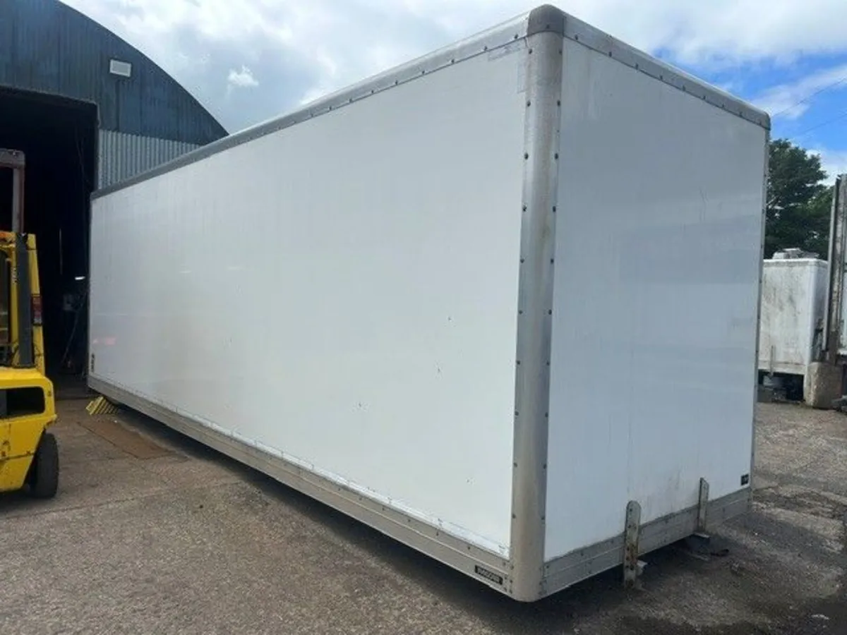 2020 28ft GRP box body - Image 3