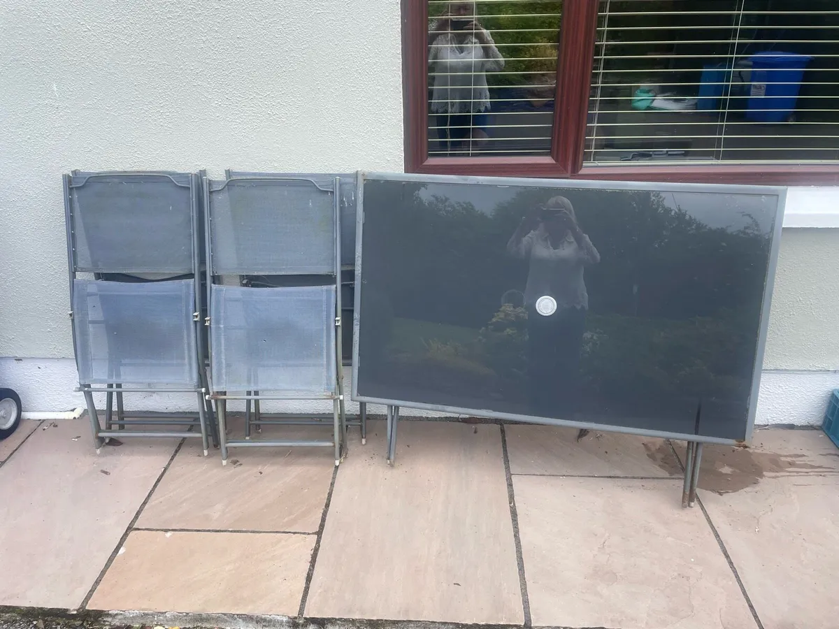 Garden table and chairs - Image 3