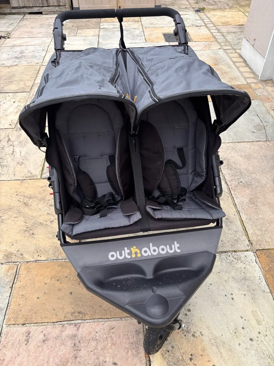 Out & About double buggy - Image 2