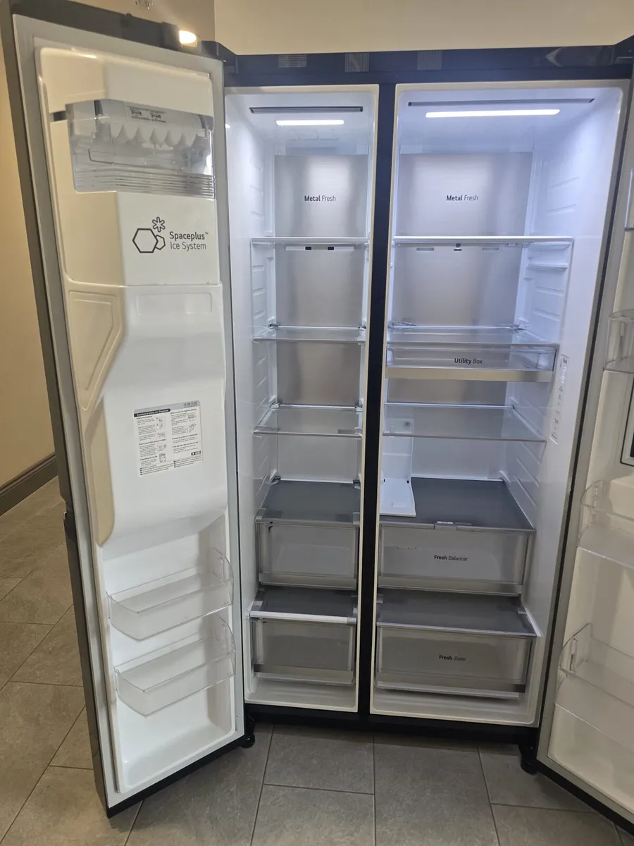Lg American Fridge Freezer - Image 3