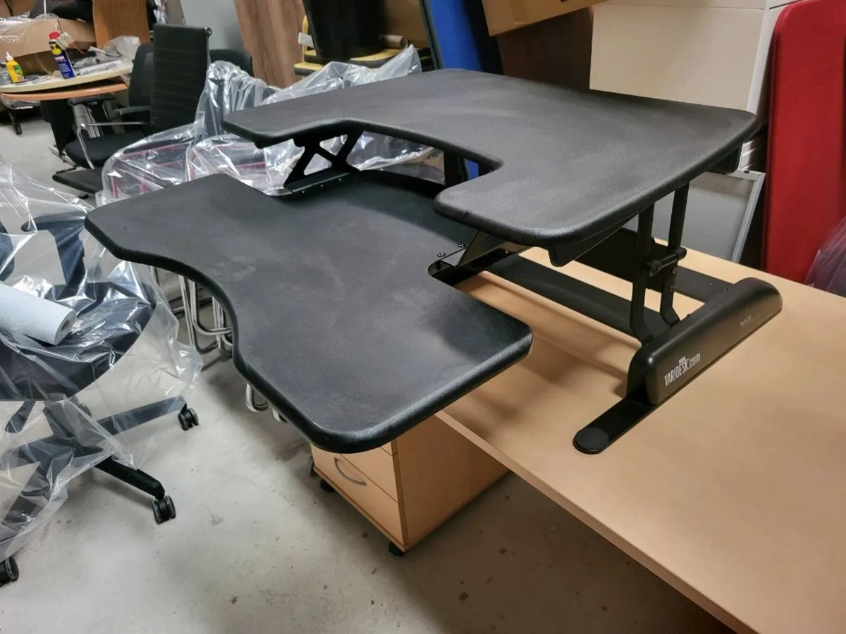 Varidesk ProPlus 30 Desk Riser. Mint Condition - Image 3
