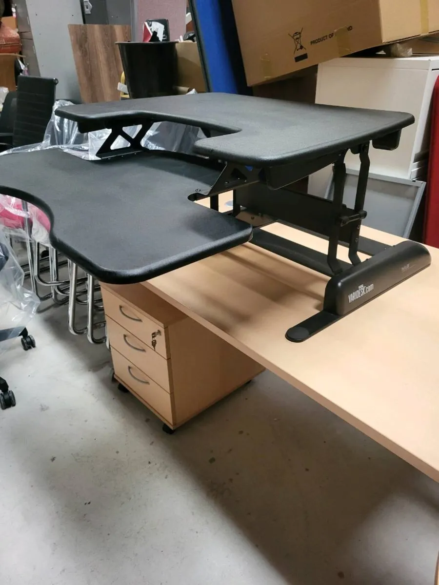 Varidesk ProPlus 30 Desk Riser. Mint Condition - Image 1