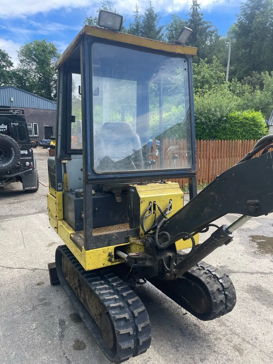 Volvo 1.5 ton digger - Image 2