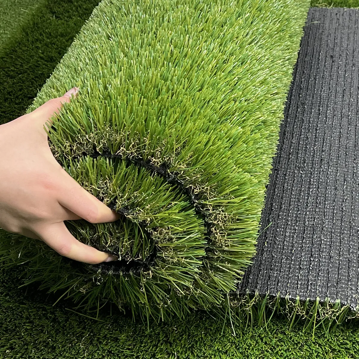 ARTIFICIAL GRASS Back in stock *5M WIDE ROLLS* ‼️ - Image 3
