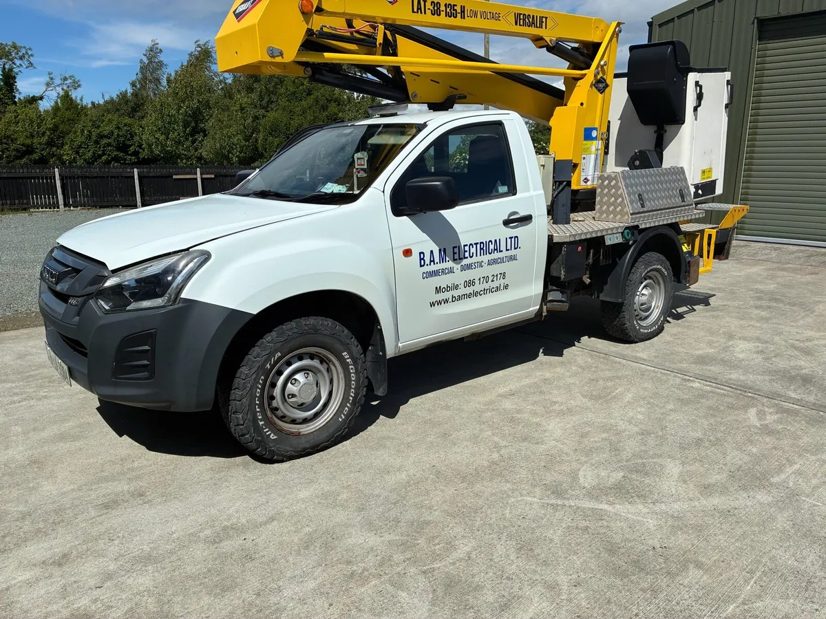 Versalift 135 Cherrypicker - Image 1