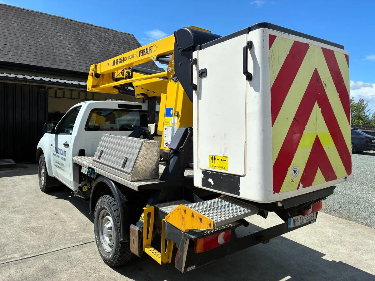 Versalift 135 Cherrypicker - Image 2