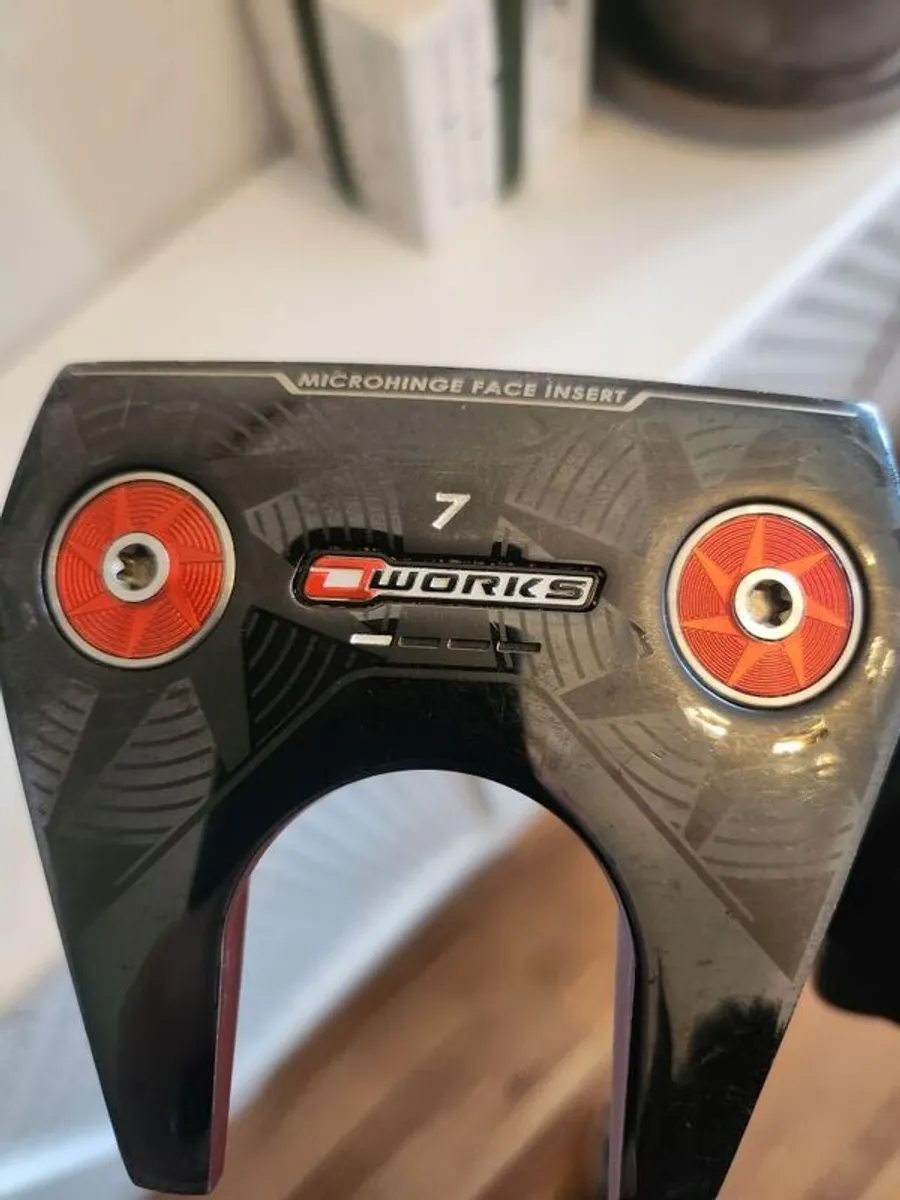Golf Odyssey OWorks Red Putter new grip - Image 4