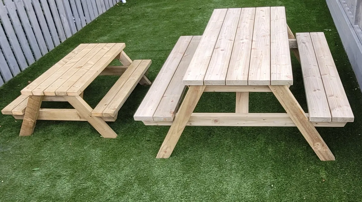 Outdoor benches - Image 1