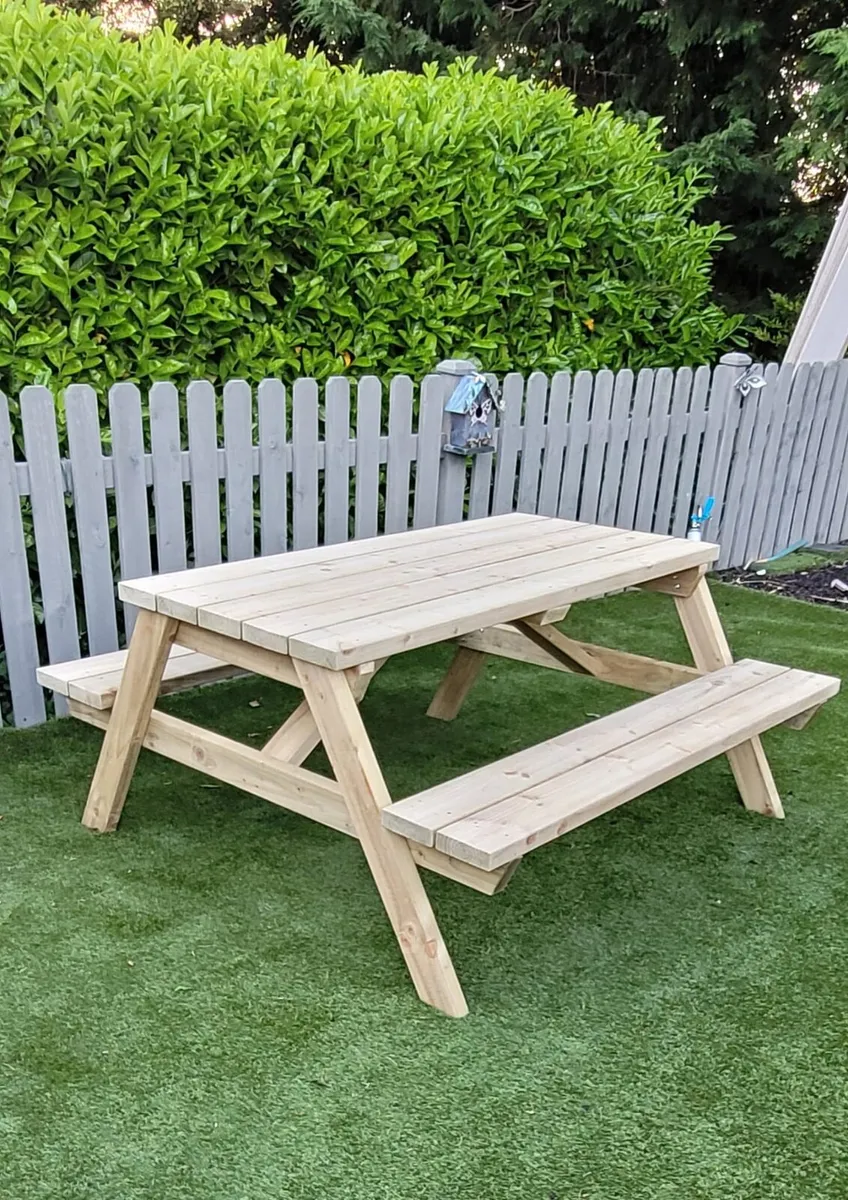 Outdoor benches - Image 3