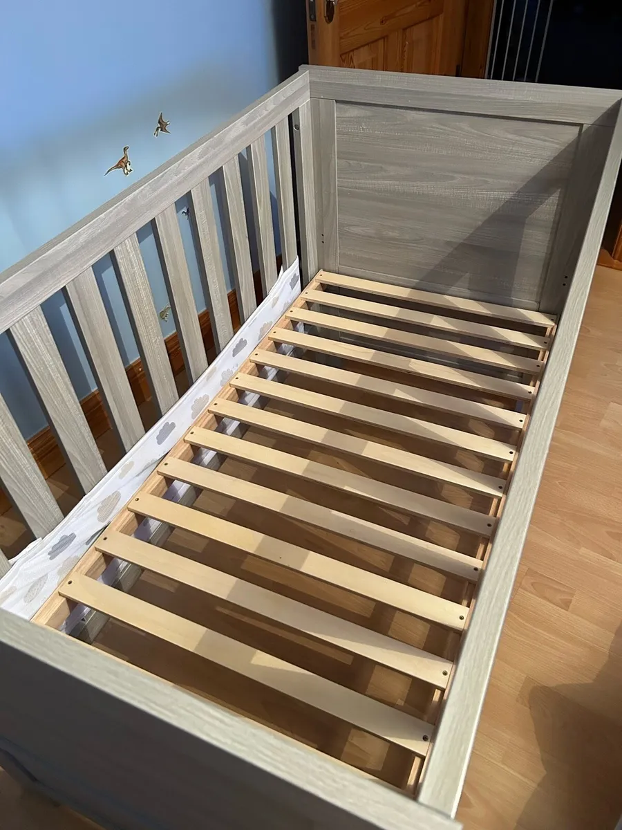 Child’s cot - Image 2