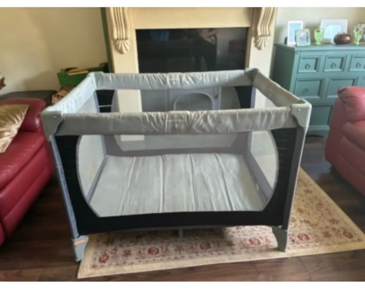 Child cot plus travel cot - Image 1