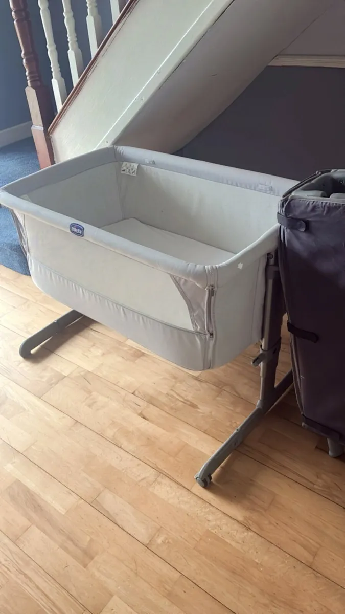 Child cot plus travel cot - Image 2