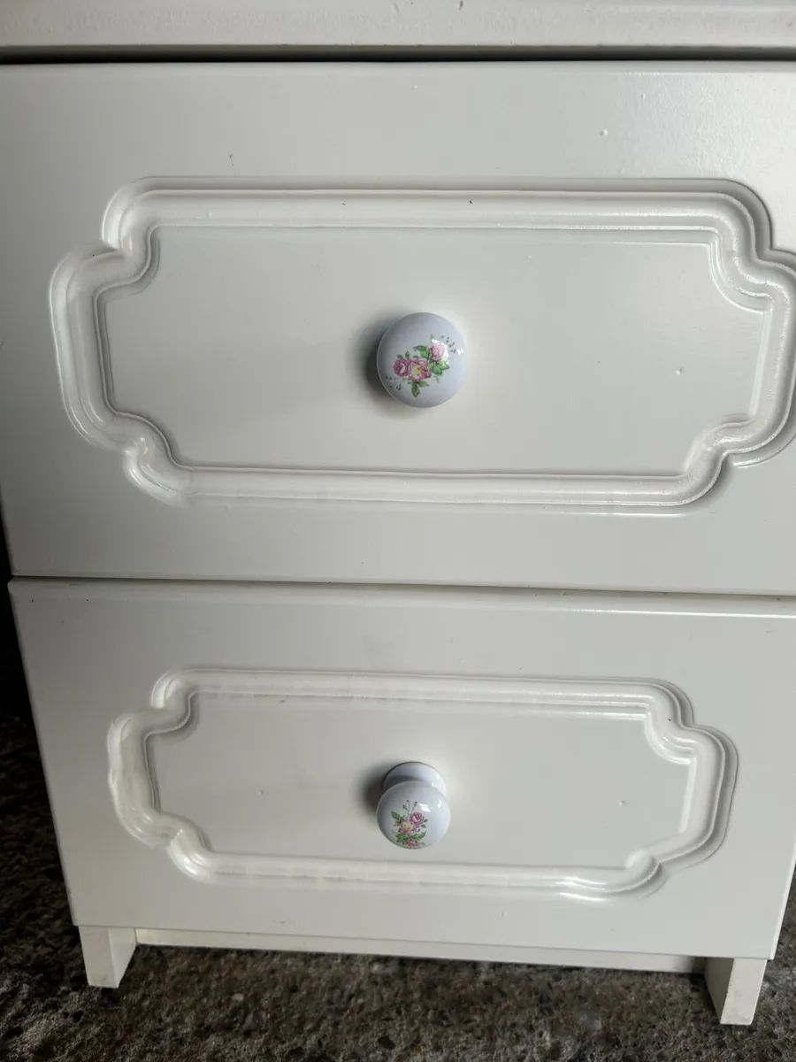 Bedroom furniture - Image 2