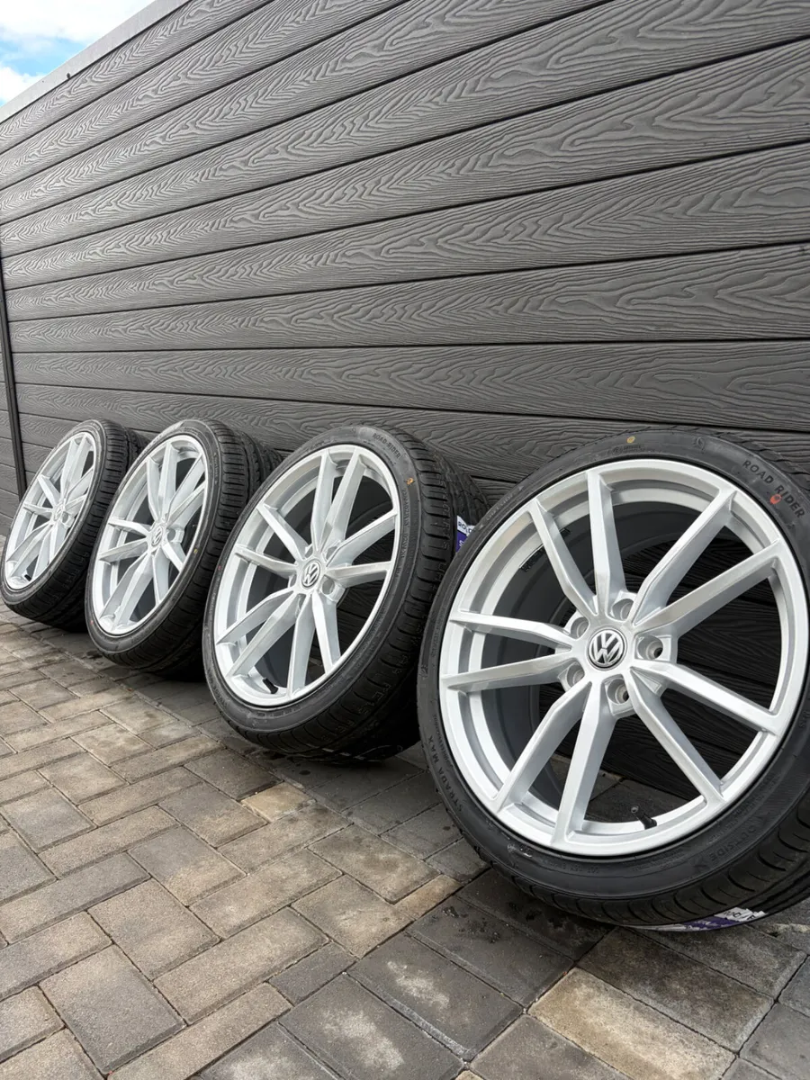 18” NEW VOLKSWAGEN PRETORIA ALLOY WHEELS & TYRES - Image 1