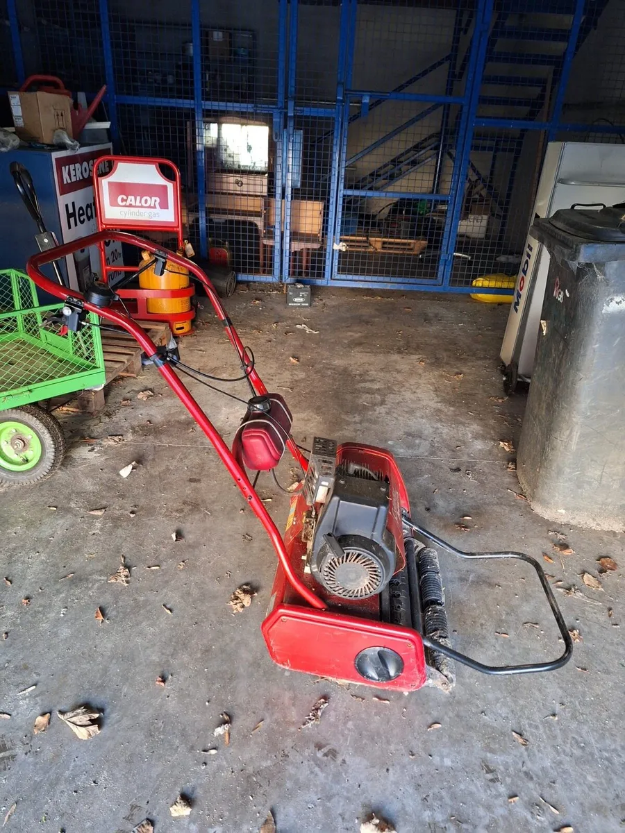 Suffolk 17S  cylinder lawnmower - Image 2