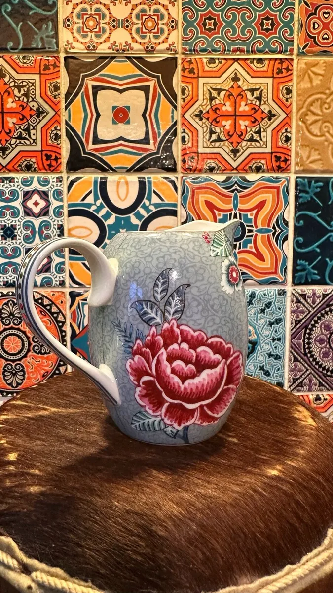 Milk jug - Image 1