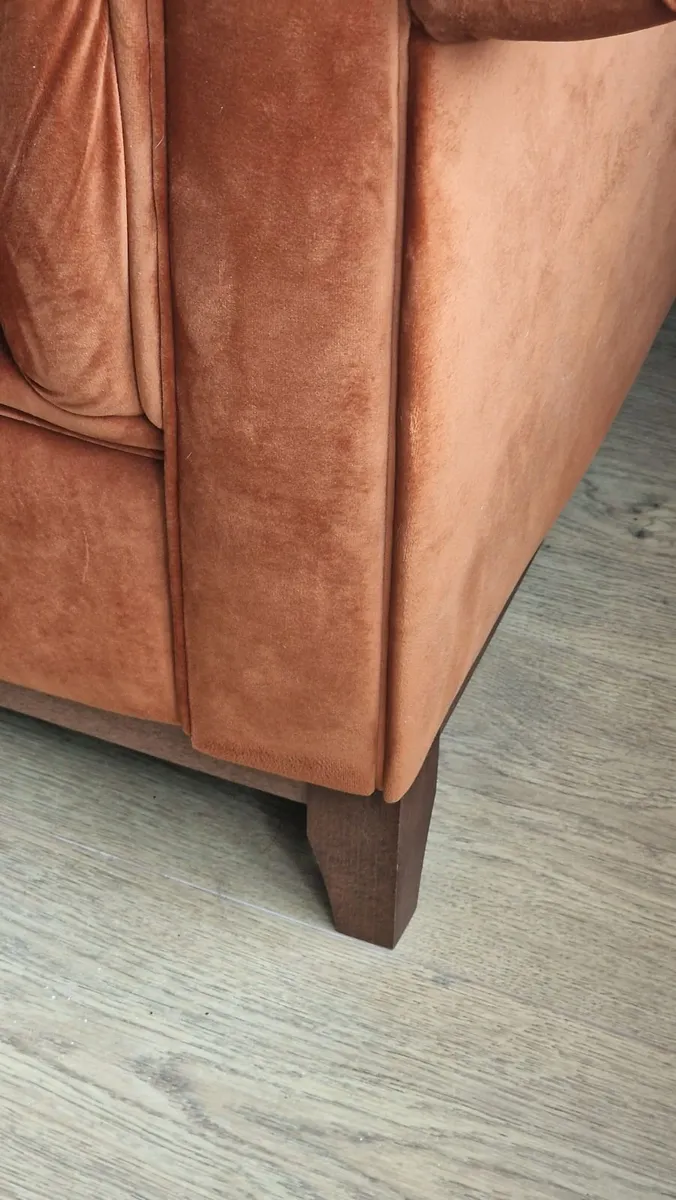 Chesterfield 3 Seater Sofa - Image 3