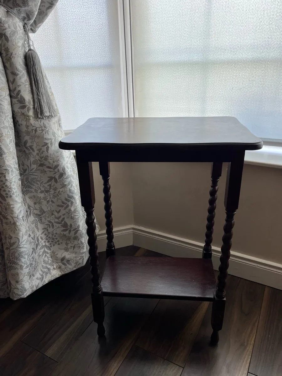 Twist Leg Side Table Vintage - Image 2