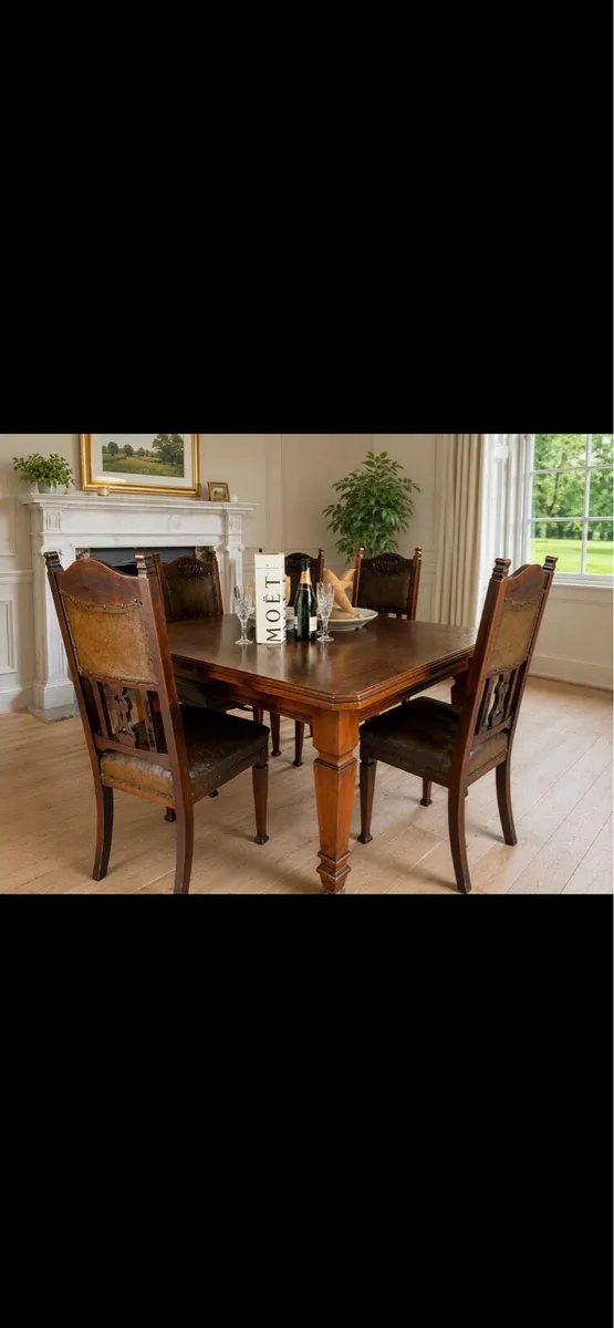 Joseph fitter dining table - Image 1