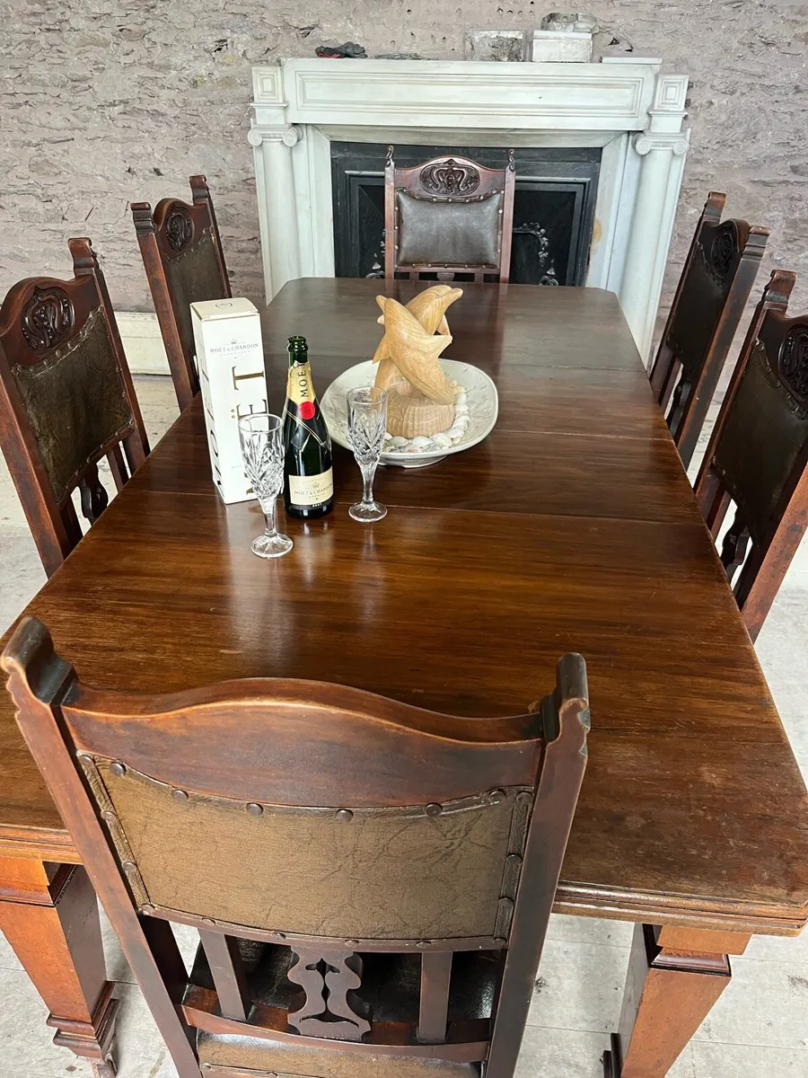 Joseph fitter dining table - Image 4