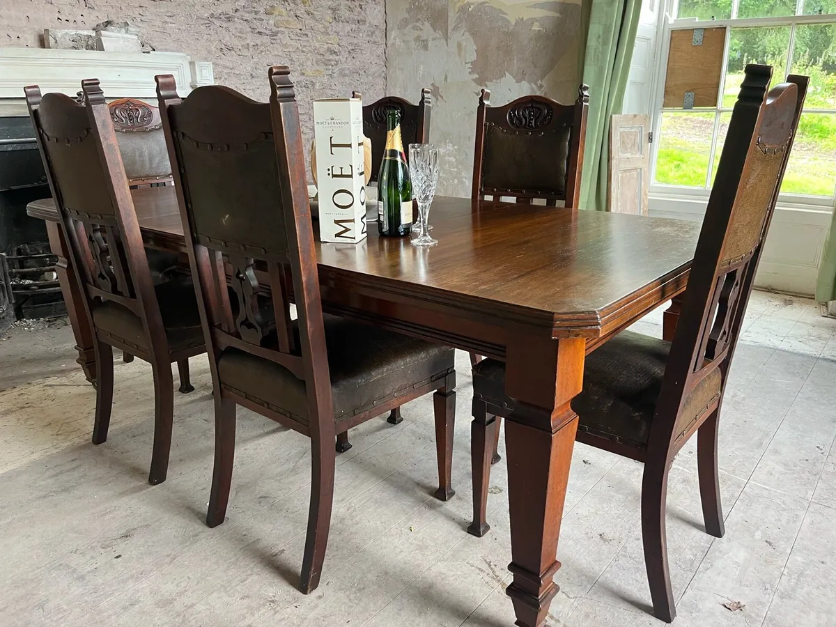 Joseph fitter dining table - Image 3