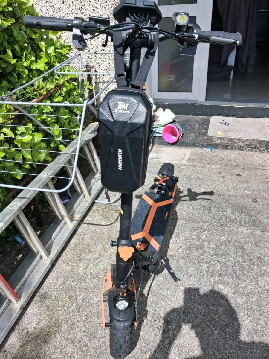 Electric scooter - Image 2