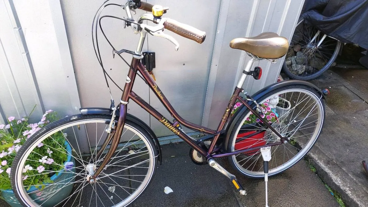 Dawes Dutchess Low Step Through City Bike - Image 2