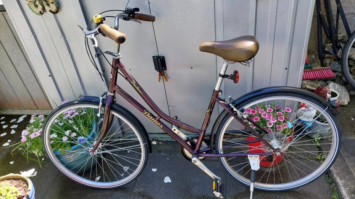 Dawes Dutchess Low Step Through City Bike - Image 4