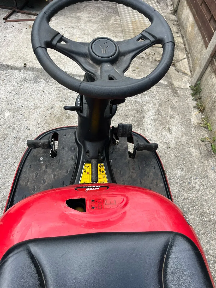 Ride on Lawnmower - Image 2