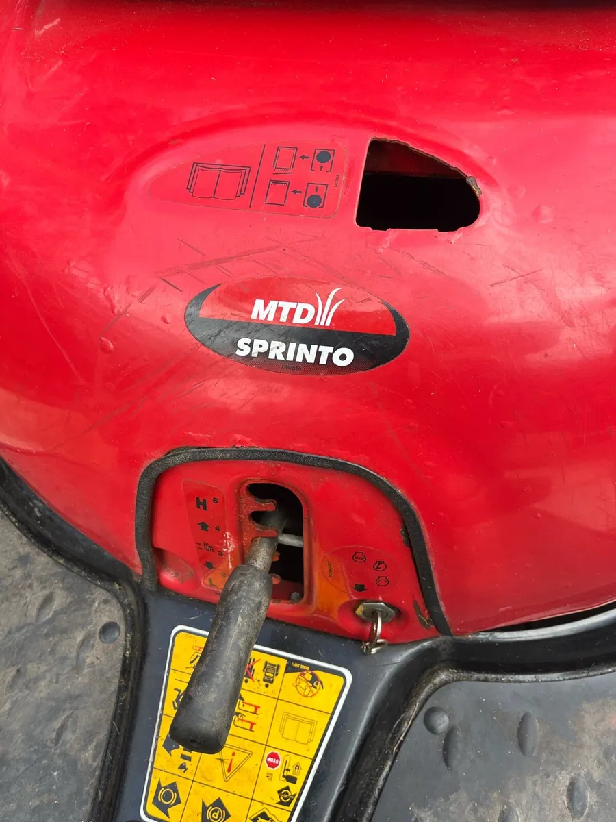 Ride on Lawnmower - Image 3