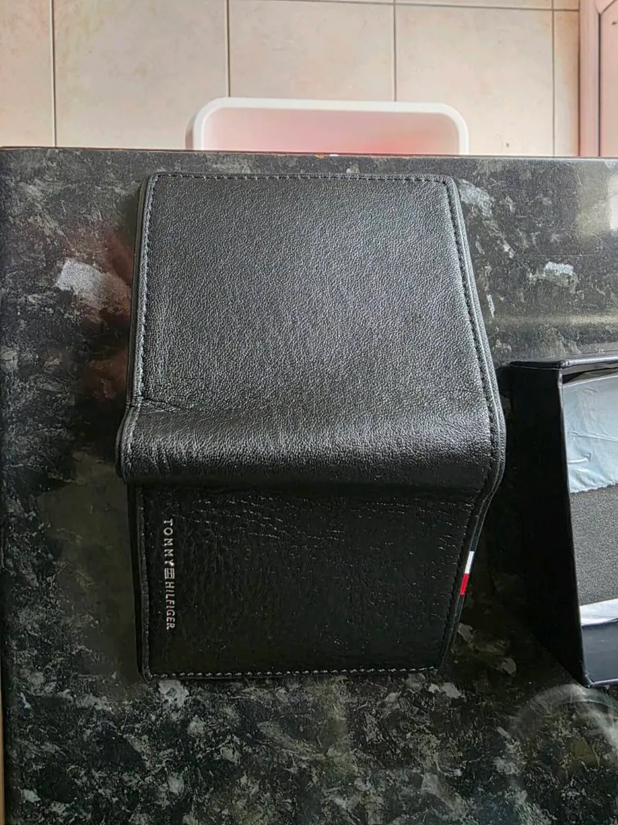Tommy Hilfiger Wallet - Image 3