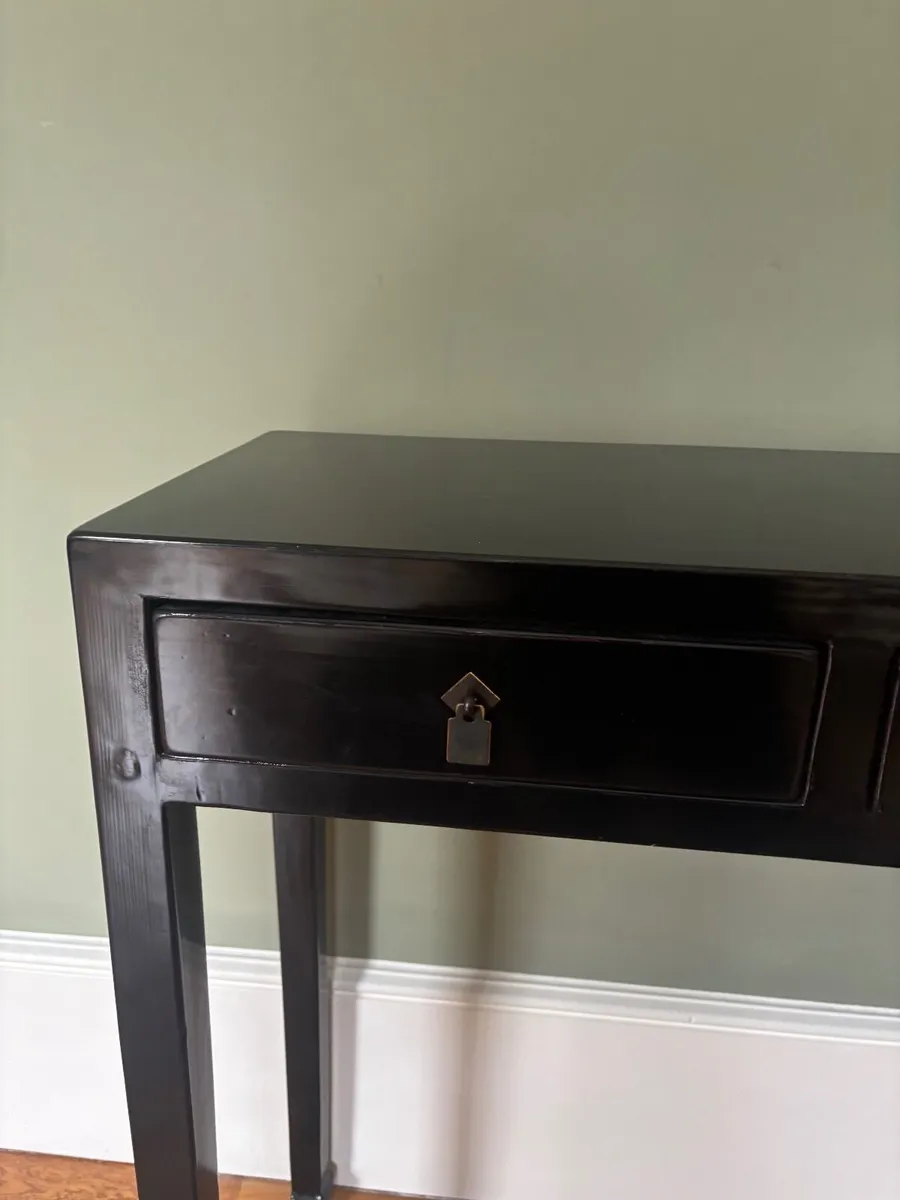 Mandarin Black Laquer Console Table - Image 4