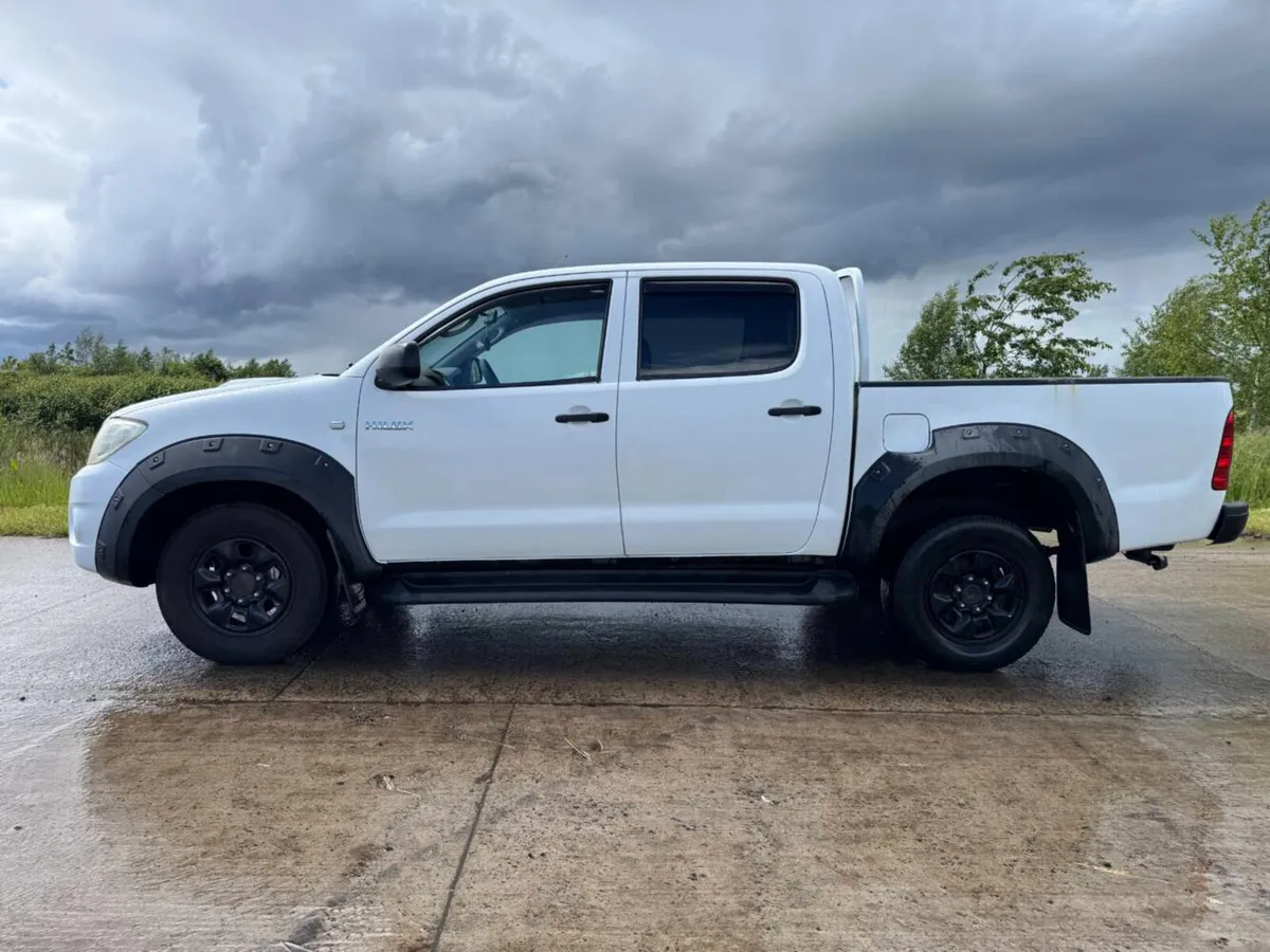 2012 Toyota Hilux 2.5 D-4D HL2 Manual - Image 2