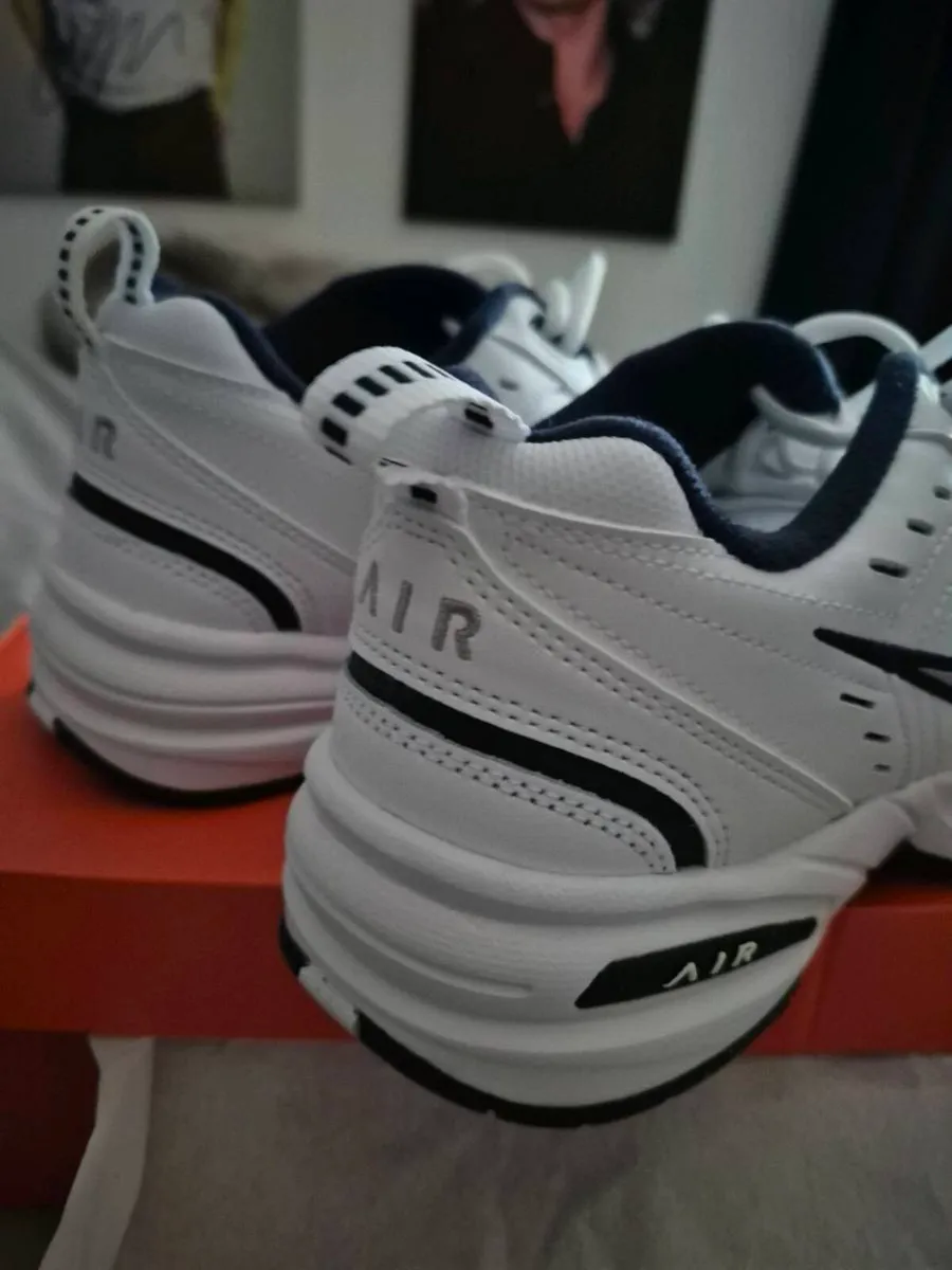 NEW NIKE AIR MONARCH - Image 3