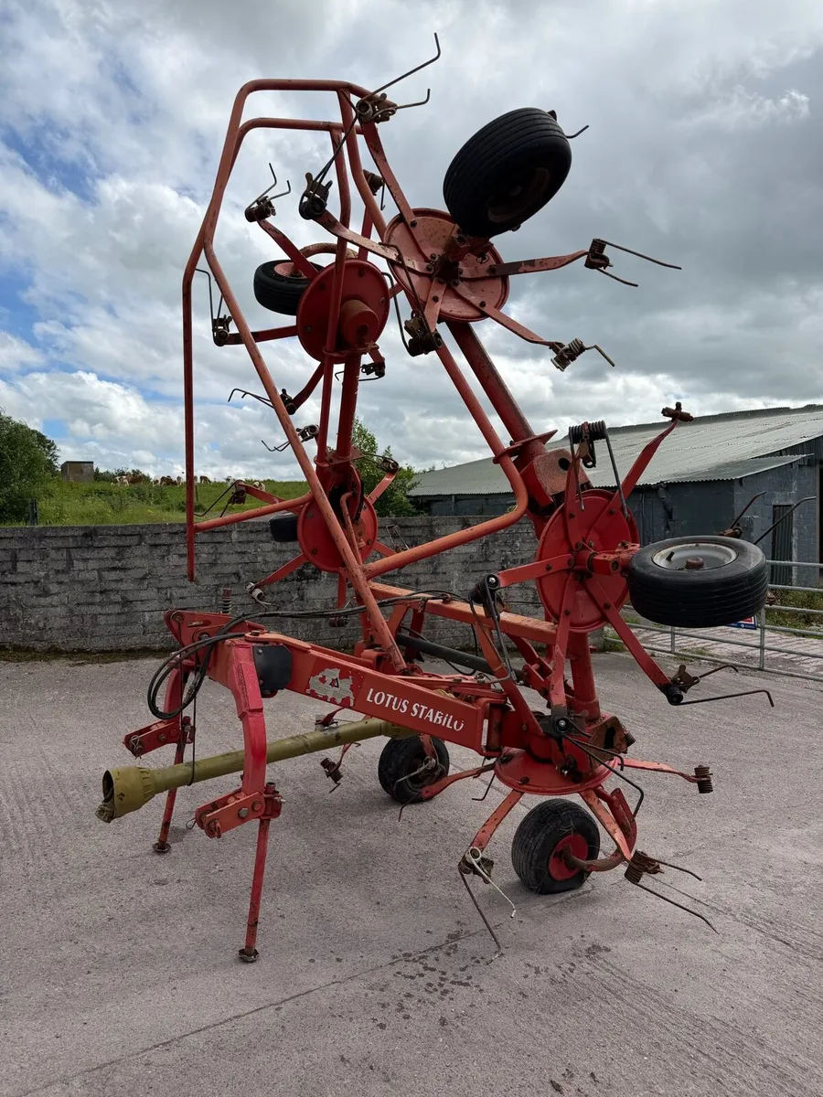 Lely 6 rotor tedder - Image 4