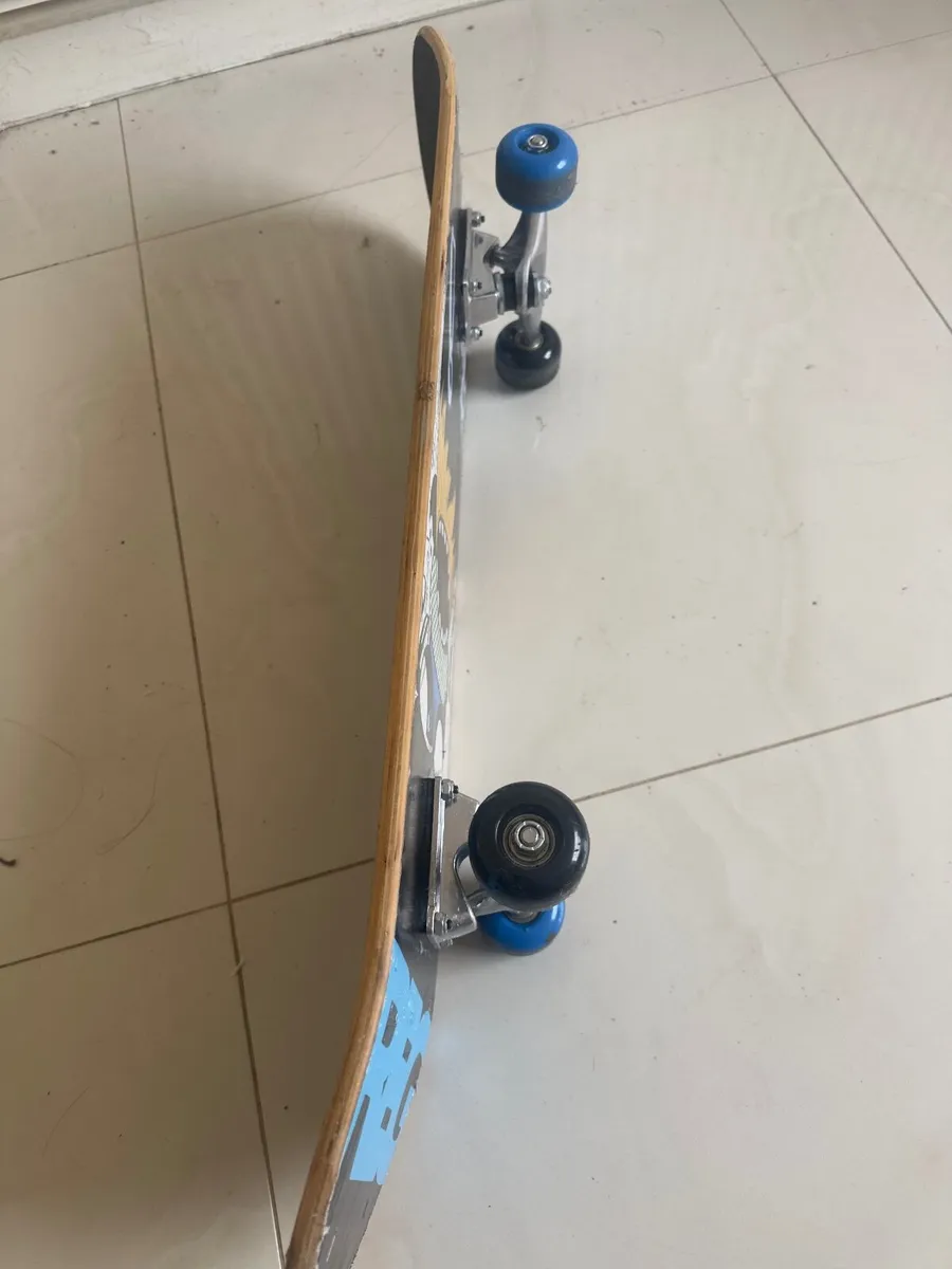 Skateboard - Image 2
