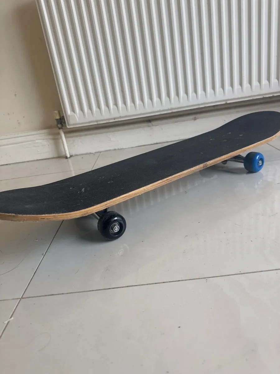 Skateboard - Image 3