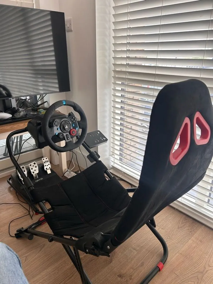 Racing Simulator Cockpit with Logitech G923 racing wheel and pedals - Image 1