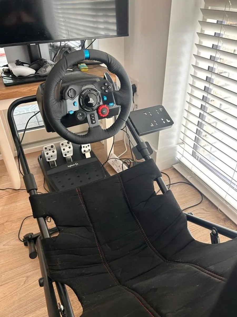 Racing Simulator Cockpit with Logitech G923 racing wheel and pedals - Image 2