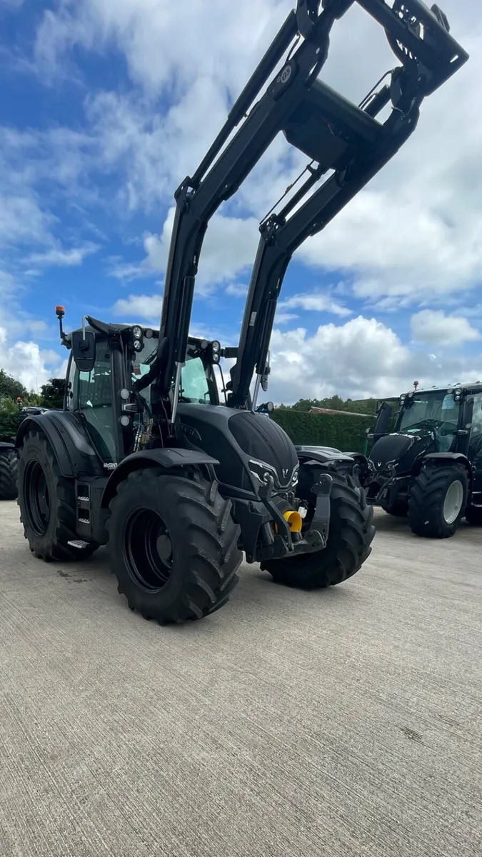 Valtra N175 Versu Unlimted Front Loader - Image 3