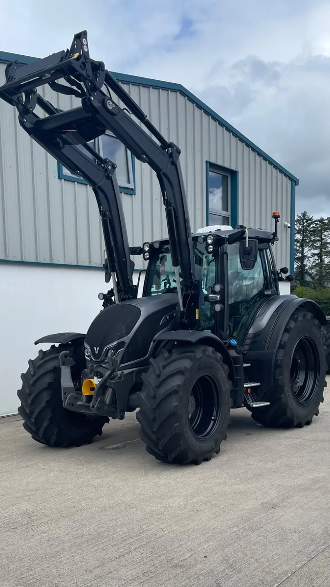 Valtra N175 Versu Unlimted Front Loader - Image 1