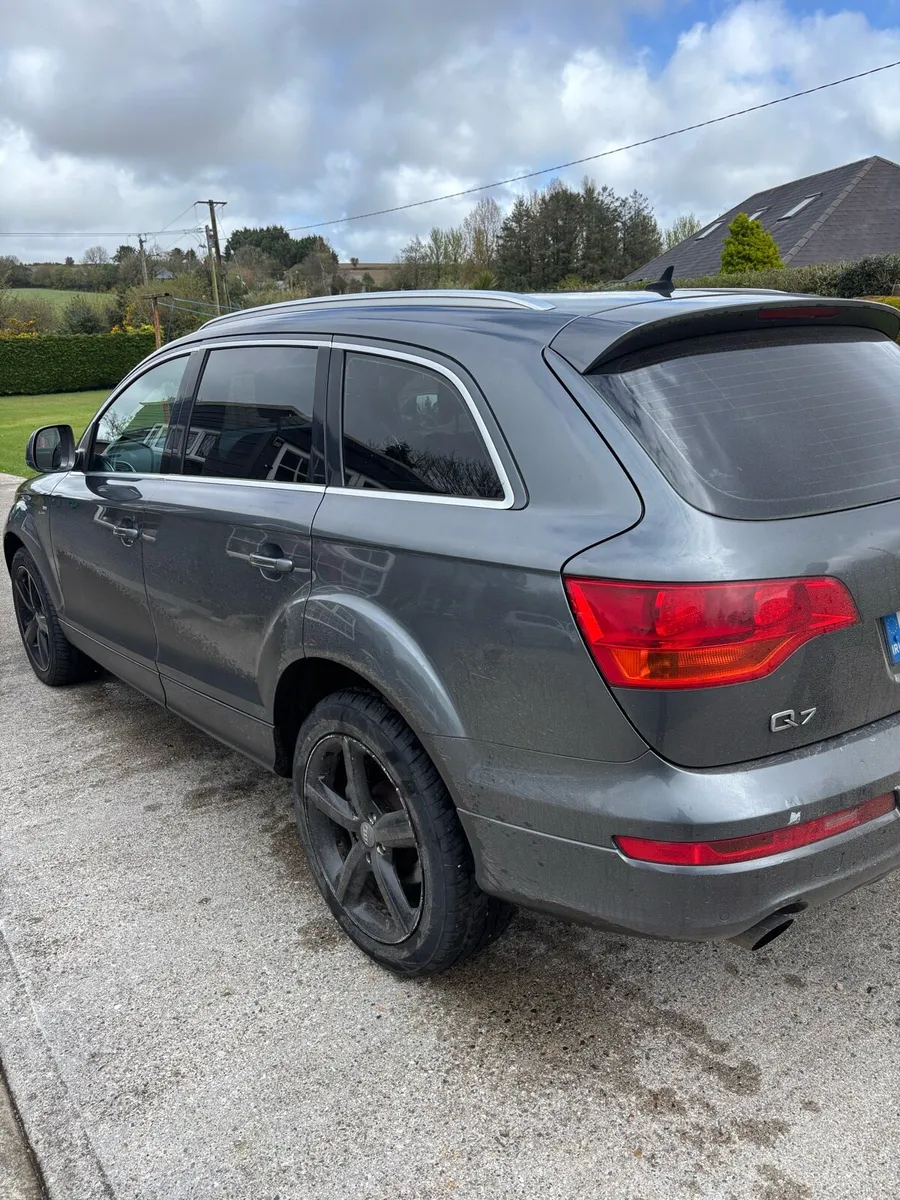 audi Q7 - Image 2