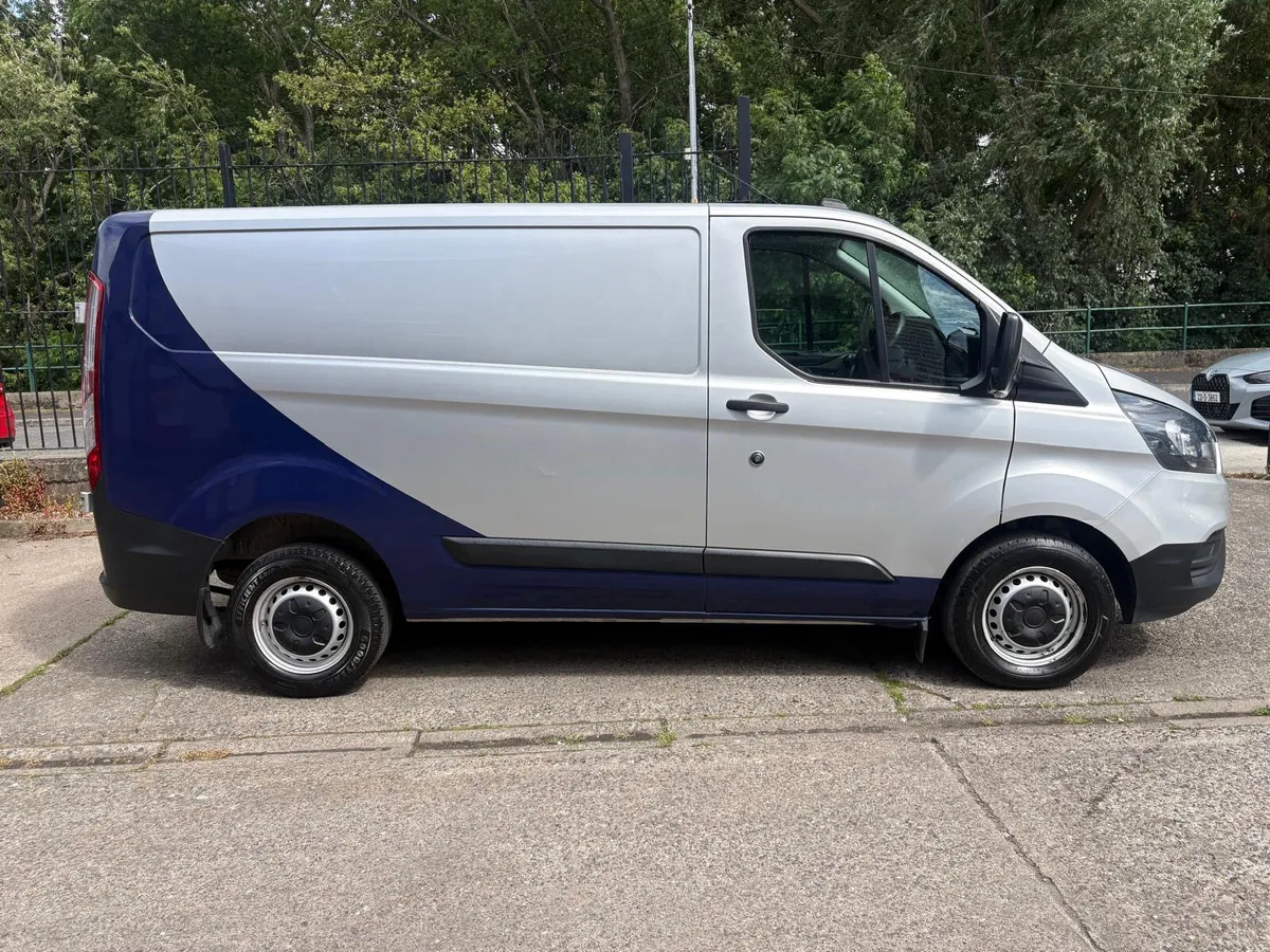 Ford Transit Custom 2022 €16219.51+VAT=€19950 - Image 3