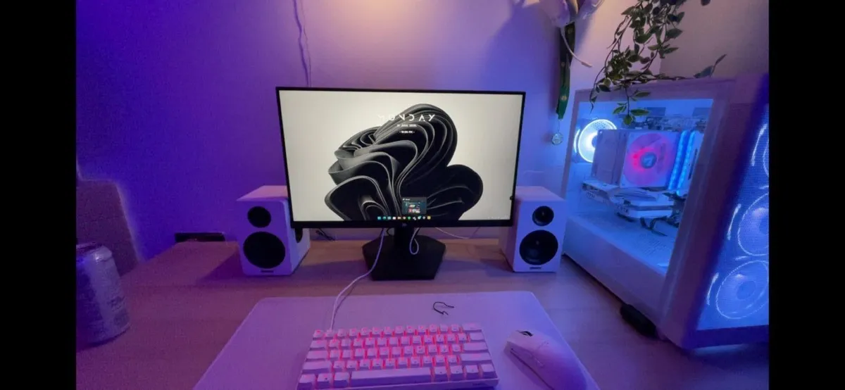 PC monitors - Image 2