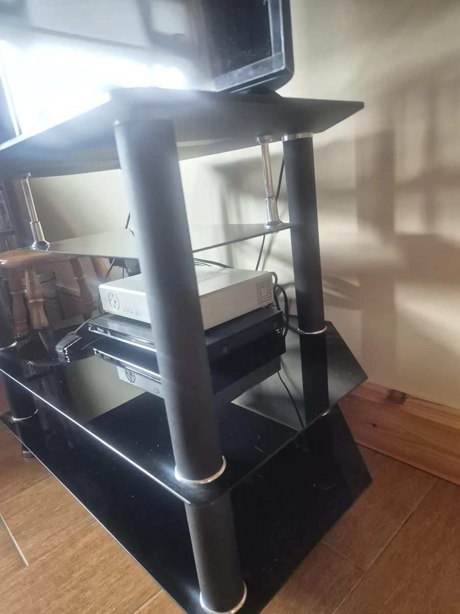 TV stand - Image 2