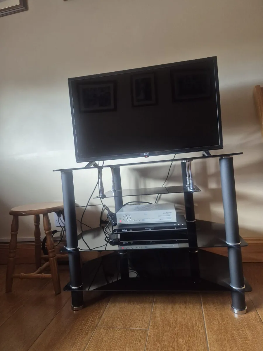 TV stand - Image 3