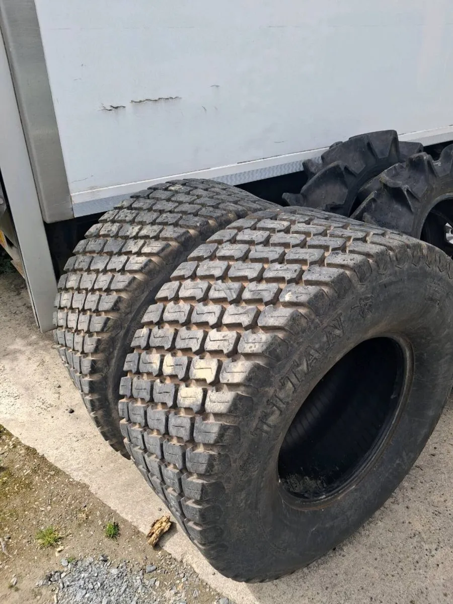 Tractor tyres - Image 1